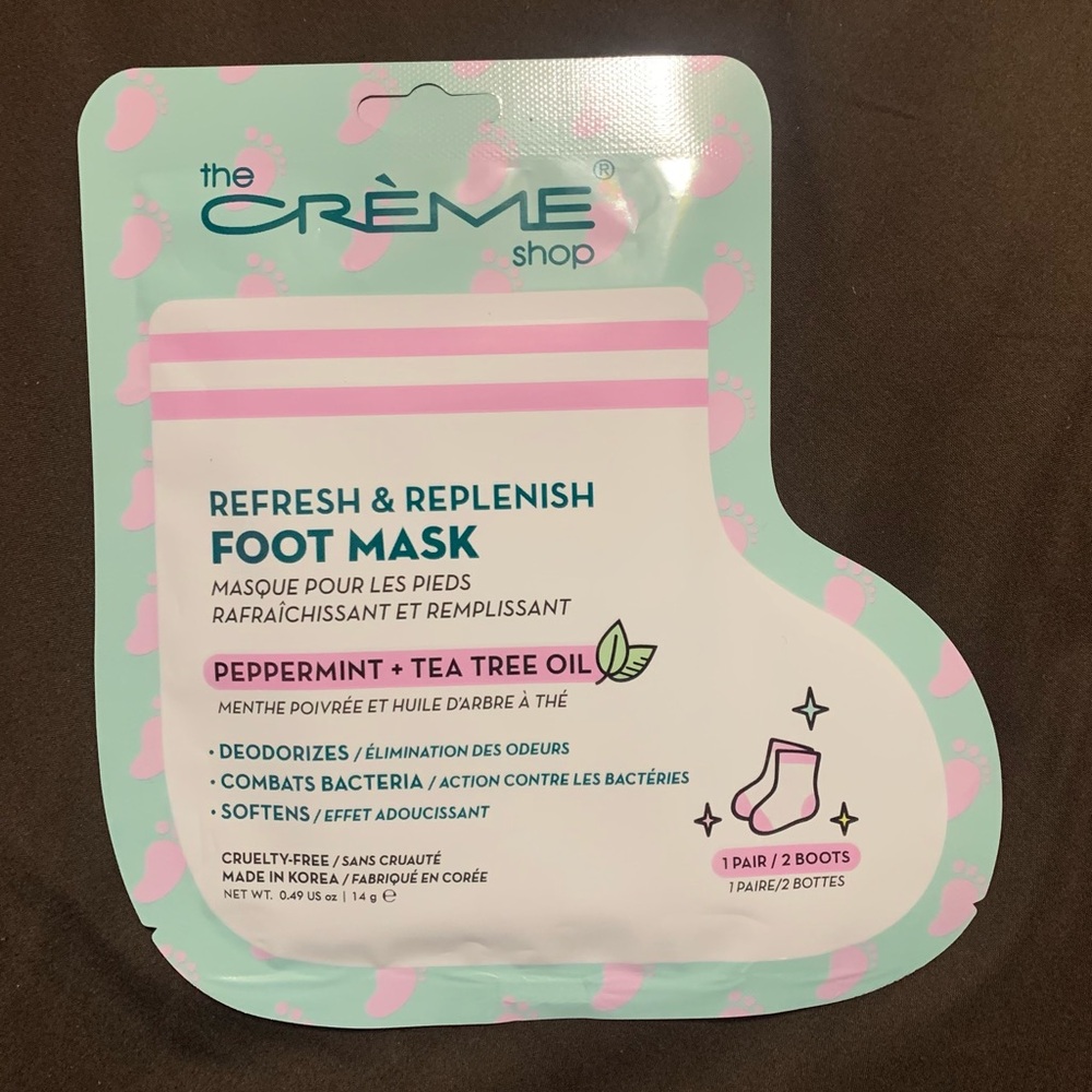 BRAND NEW. Refresh & Replenish Foot Mask